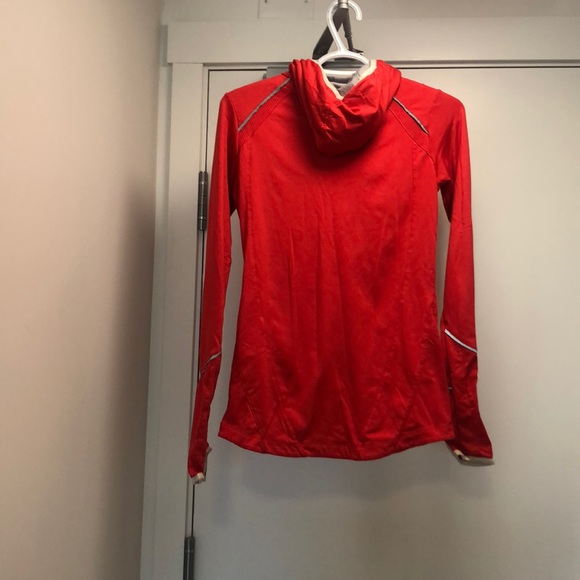 Pull over work out hoodie. Many zippers &so comfy! - Picture 5 of 6